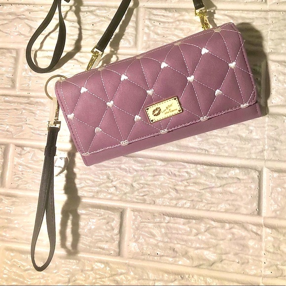 Betsey Johnson Handbags - Betsey Wristlet/crossbody organizer.